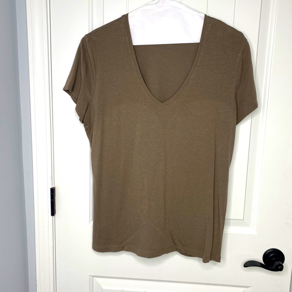 Banana Republic Timeless Tee Brown V-Neck Size L
